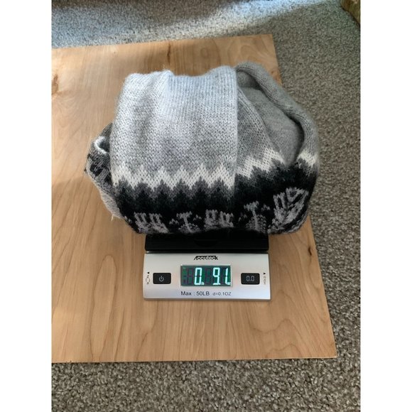 Handmade in Peru Albinaas Alpaca Fringe Hooded Fringe Sweater - Picture 9 of 9